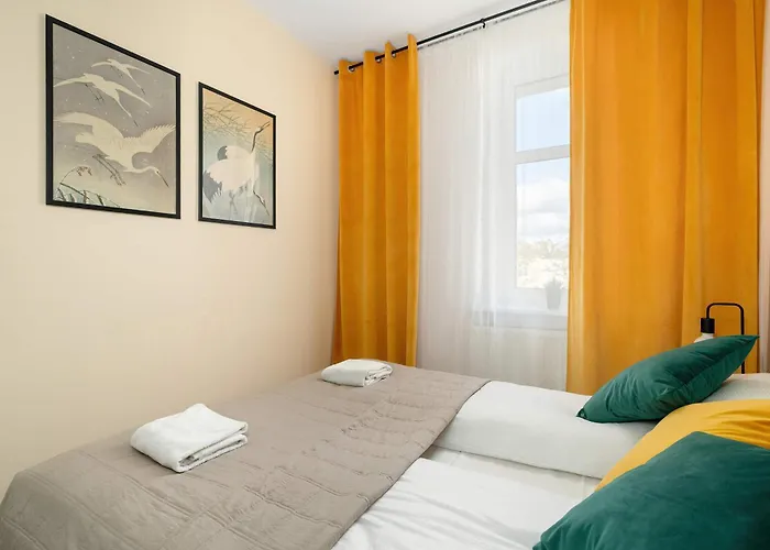 Appartamento Yellow In With Air Conditioning And Desk For Remote Work By Renters Poznań