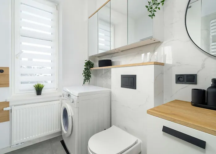 公寓 Yellow In With Air Conditioning And Desk For Remote Work By Renters *